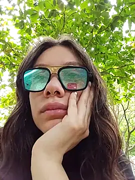 Snapshot of valerria_44 chatting on July 2026 04:57:01 PM valerria 44 online show from July 2026 04:57:01 PM