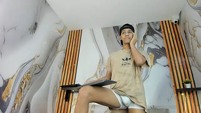 Snapshot of Victor_LatinBoy chatting on January 2026 12:10:02 PM Victor LatinBoy online show from January 2026 12:10:02 PM