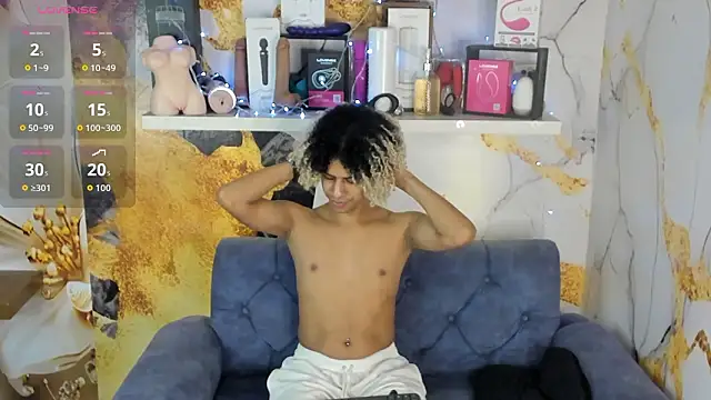 Snapshot of Victor_LatinBoy chatting on February 2026 04:01:02 AM Victor LatinBoy online show from February 2026 04:01:02 AM