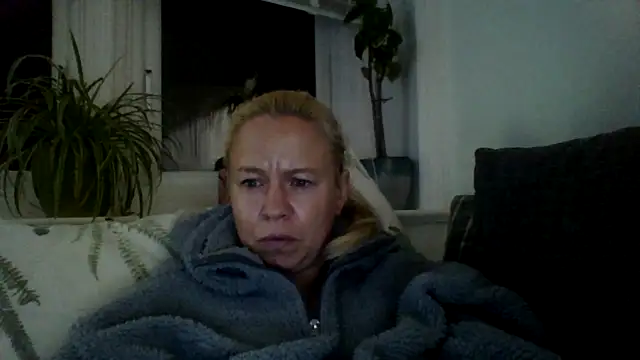 jennyblondeuk online show from February 2026 07:20:01 PM