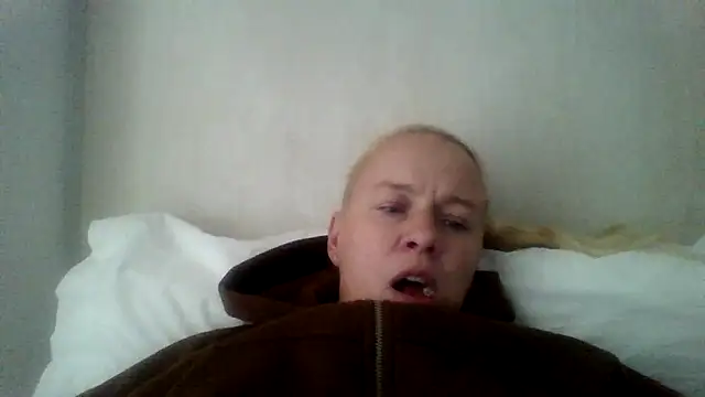 jennyblondeuk online show from April 2026 02:56:01 PM