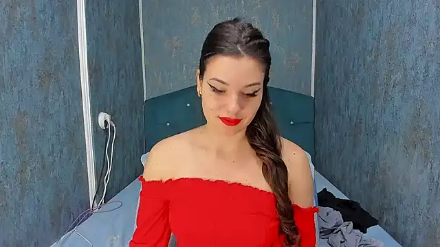 Snapshot of RedAssHottie chatting on February 2026 04:13:01 AM RedAssHottie online show from February 2026 04:13:01 AM