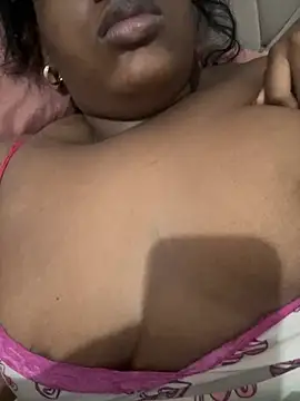Snapshot of amorasecy chatting on April 2026 08:45:01 AM amorasecy online show from April 2026 08:45:01 AM