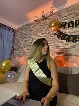 Snapshot of cute_emmma chatting on March 2026 11:37:01 AM cute emmma online show from March 2026 11:37:01 AM