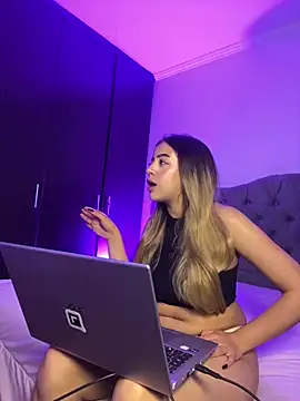 Snapshot of cute_emmma chatting on March 2026 12:45:01 AM cute emmma online show from March 2026 12:45:01 AM