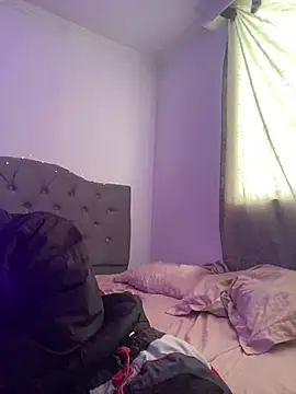 Snapshot of cute_emmma chatting on April 2026 12:21:01 PM cute emmma online show from April 2026 12:21:01 PM