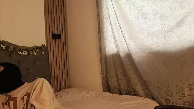 Snapshot of cute_emmma chatting on April 2026 11:35:01 AM cute emmma online show from April 2026 11:35:01 AM