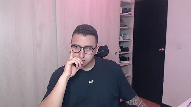 Snapshot of DanteVesper chatting on March 2026 12:09:01 PM DanteVesper online show from March 2026 12:09:01 PM