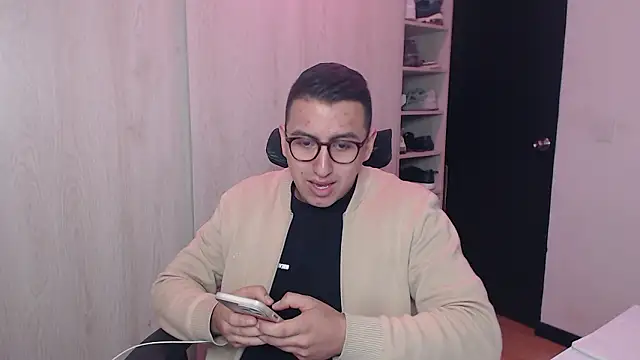 Snapshot of DanteVesper chatting on March 2026 01:43:02 AM DanteVesper online show from March 2026 01:43:02 AM