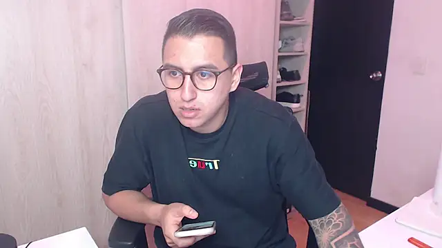 Snapshot of DanteVesper chatting on March 2026 01:54:02 AM DanteVesper online show from March 2026 01:54:02 AM