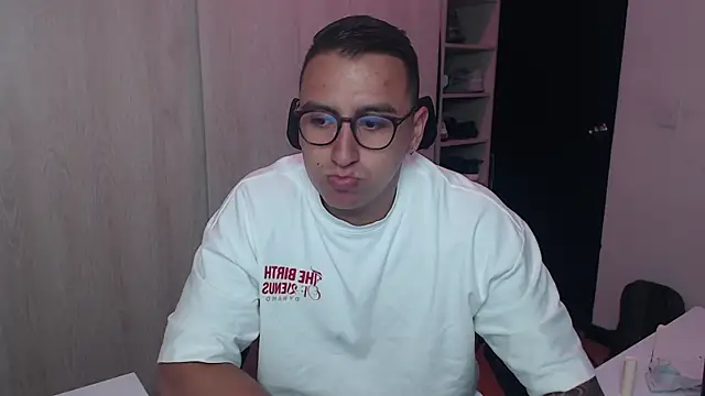 Snapshot of DanteVesper chatting on March 2026 02:46:01 AM DanteVesper online show from March 2026 02:46:01 AM