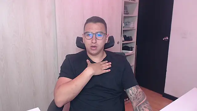 Snapshot of DanteVesper chatting on April 2026 03:29:02 AM DanteVesper online show from April 2026 03:29:02 AM