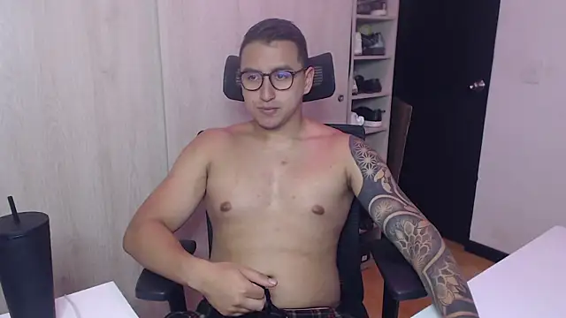 Snapshot of DanteVesper chatting on April 2026 03:34:01 AM DanteVesper online show from April 2026 03:34:01 AM