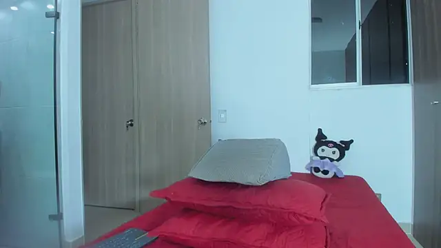 Arimonroee online show from April 2026 11:39:02 PM