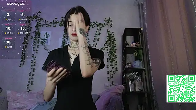 LeonaHinnes online show from February 2026 11:28:02 AM