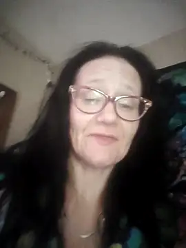 Snapshot of CrownedCuppa chatting on April 2026 02:20:02 AM CrownedCuppa online show from April 2026 02:20:02 AM