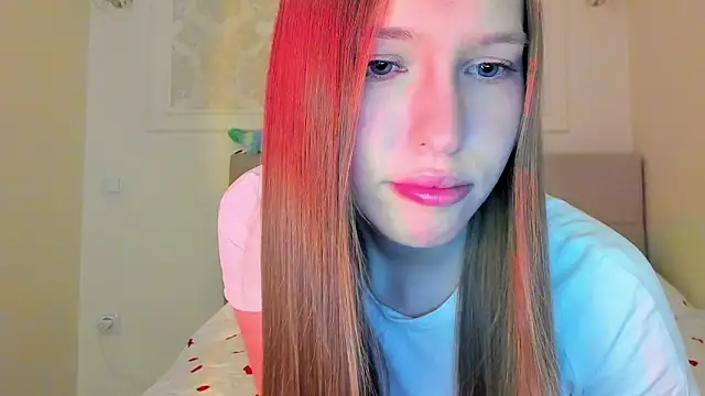 Alllura online show from February 2026 10:04:02 PM