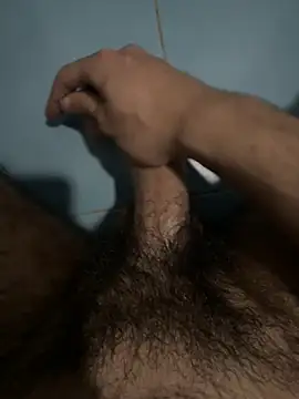 Snapshot of Grossebite2905 chatting on April 2026 05:43:01 PM Grossebite2905 online show from April 2026 05:43:01 PM