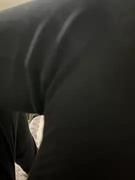 Laydboy32 online show from December 2025 04:37:02 PM