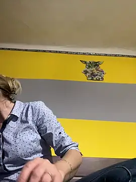 Snapshot of SexyMamiVee chatting on March 2026 04:45:02 PM SexyMamiVee online show from March 2026 04:45:02 PM