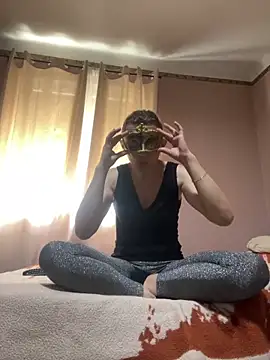 Snapshot of SexyMamiVee chatting on April 2026 09:18:01 AM SexyMamiVee online show from April 2026 09:18:01 AM