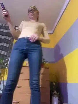 Snapshot of SexyMamiVee chatting on April 2026 04:52:01 PM SexyMamiVee online show from April 2026 04:52:01 PM