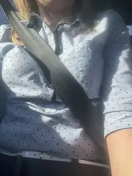 Snapshot of SexyMamiVee chatting on April 2026 02:30:01 PM SexyMamiVee online show from April 2026 02:30:01 PM