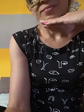 SexyMamiVee online show from June 2026 03:14:01 PM