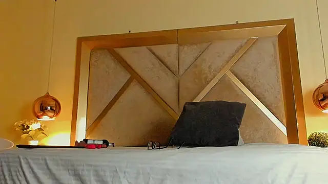 Snapshot of ElenaWatsonn chatting on April 2026 08:13:02 PM ElenaWatsonn online show from April 2026 08:13:02 PM