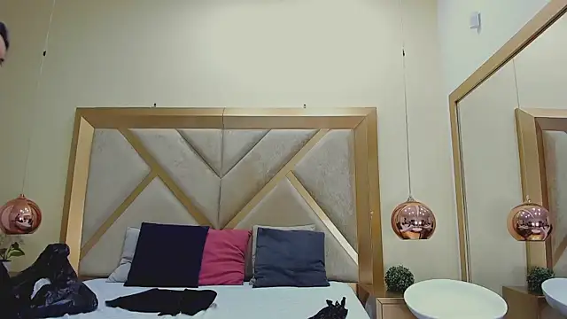 Snapshot of ElenaWatsonn chatting on April 2026 08:09:02 PM ElenaWatsonn online show from April 2026 08:09:02 PM