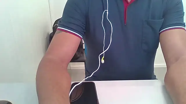 Snapshot of Moreno_Casado_Safado chatting on May 2026 08:09:01 AM Moreno Casado Safado online show from May 2026 08:09:01 AM