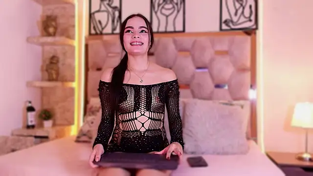 Sophieh Sweet online show from February 2026 10:03:01 PM