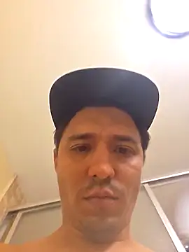 HoofedCylinder online show from April 2026 04:34:01 AM