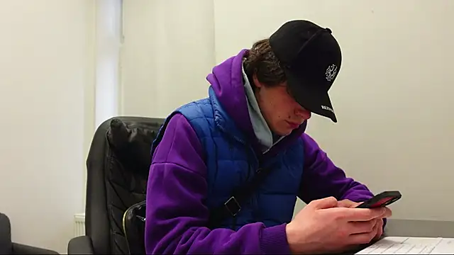 Snapshot of Daniel_Shawnn chatting on April 2026 09:07:02 AM Daniel Shawnn online show from April 2026 09:07:02 AM