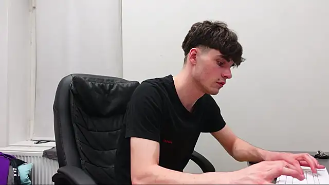 Snapshot of Daniel_Shawnn chatting on April 2026 10:26:01 PM Daniel Shawnn online show from April 2026 10:26:01 PM