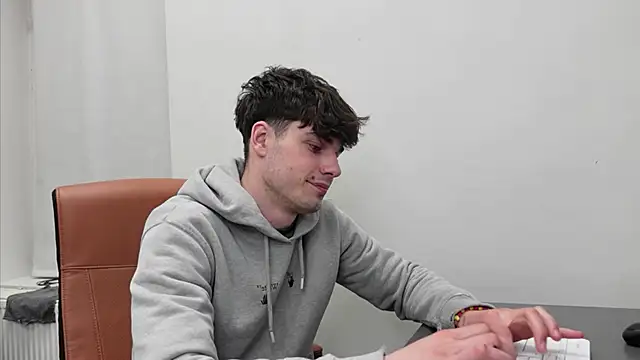 Snapshot of Daniel_Shawnn chatting on April 2026 10:11:02 PM Daniel Shawnn online show from April 2026 10:11:02 PM