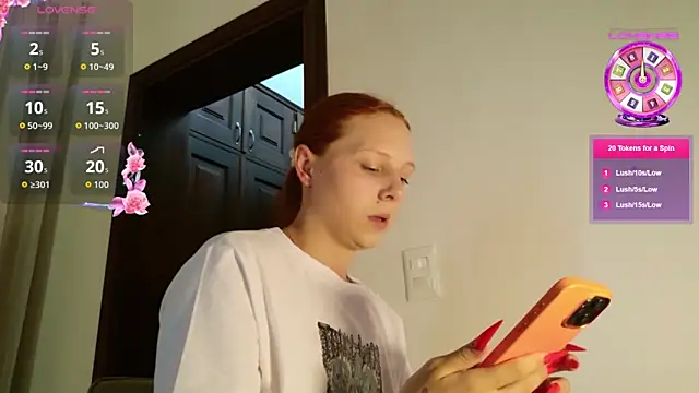 Snapshot of ViktoriaSilk chatting on April 2026 05:22:02 PM ViktoriaSilk online show from April 2026 05:22:02 PM