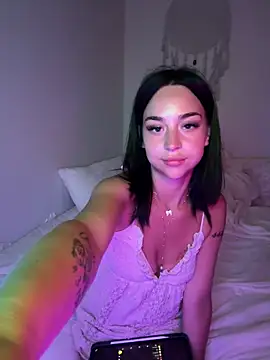 Tiffytooopretty online show from June 2026 07:14:02 AM