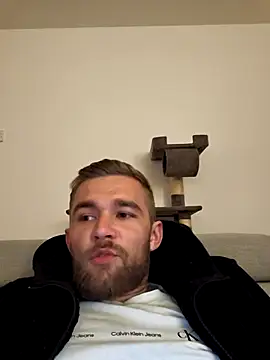 Benjamiinlt online show from April 2026 07:25:02 PM