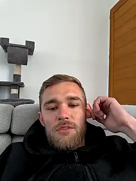 Benjamiinlt online show from April 2026 09:37:01 AM