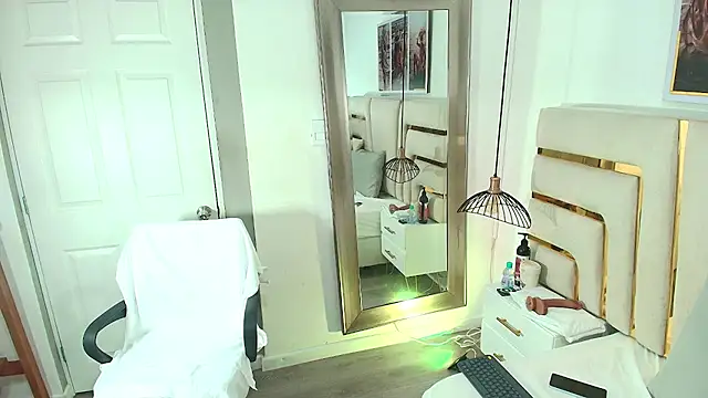 Snapshot of Noelle_Minx chatting on April 2026 06:24:02 PM Noelle Minx online show from April 2026 06:24:02 PM