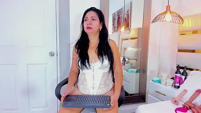 Noelle Minx online show from July 2026 04:20:02 PM
