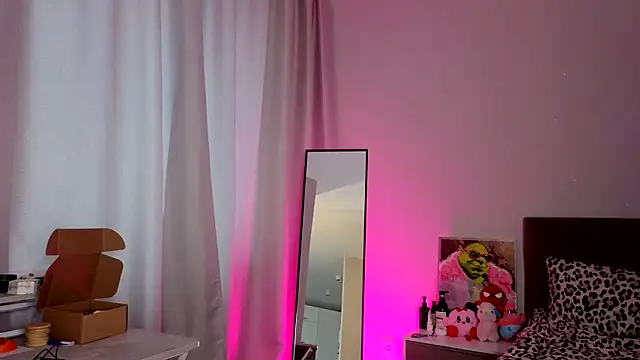 Snapshot of ChrissBerry chatting on March 2026 03:34:01 AM ChrissBerry online show from March 2026 03:34:01 AM