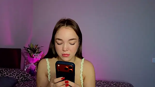 Snapshot of ChrissBerry chatting on April 2026 02:34:01 AM ChrissBerry online show from April 2026 02:34:01 AM