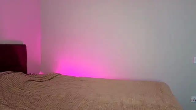 Snapshot of ChrissBerry chatting on April 2026 01:21:01 AM ChrissBerry online show from April 2026 01:21:01 AM