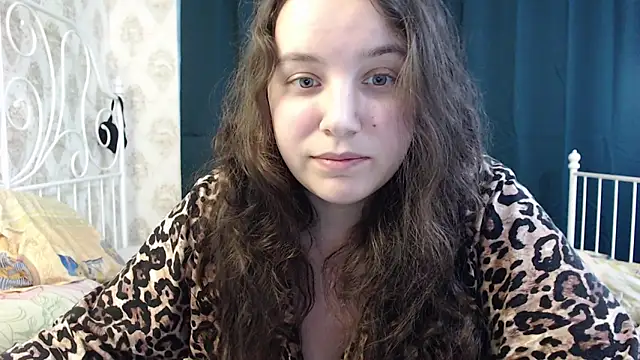 Snapshot of AmazingAllice chatting on April 2026 03:26:01 PM AmazingAllice online show from April 2026 03:26:01 PM