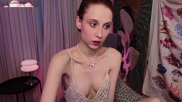 Snapshot of Hippieaura chatting on June 2026 11:44:01 PM Hippieaura online show from June 2026 11:44:01 PM
