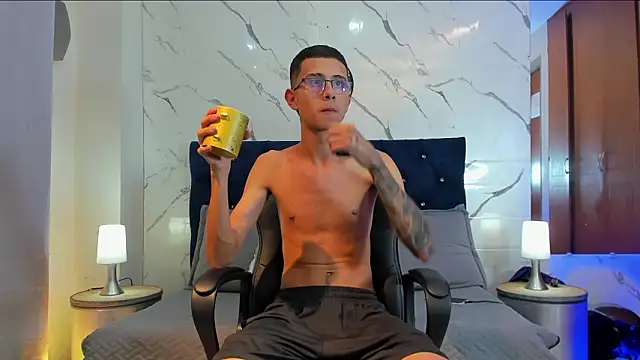 asher lux online show from February 2026 08:31:02 PM