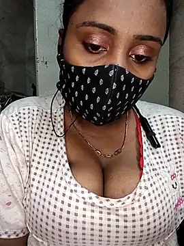 Hotty Nishaa online show from April 2026 08:58:02 PM