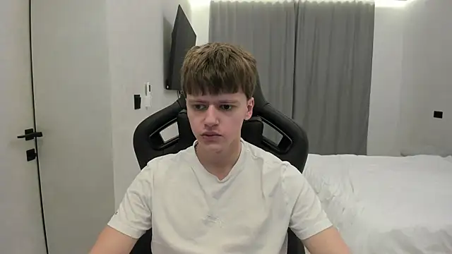 Snapshot of bonekoambalabu chatting on March 2026 09:47:02 PM bonekoambalabu online show from March 2026 09:47:02 PM